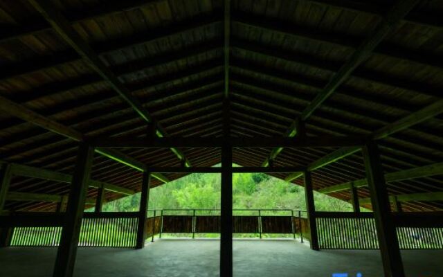 Yifangxi Hot Spring Hotel (Xianahei Branch, Wanfenglin Scenic Area)