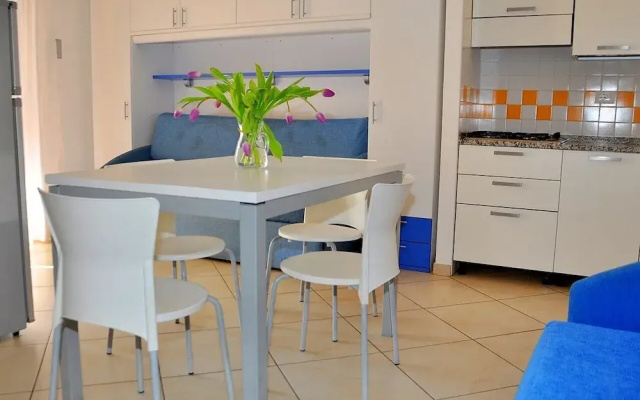 "flat in a Seafront Building With Swimming Pool"