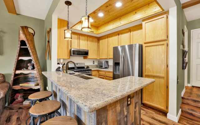 Woodland Retreat #2548