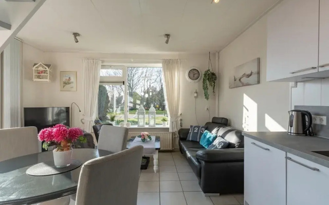 Klaproos, Holiday Home