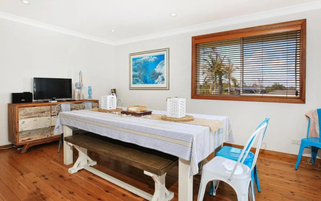 Shores - Pet-Friendly - 1 Min Walk to Beach