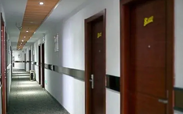 8 Days Hotel (Minhang Jiaotong University Branch)