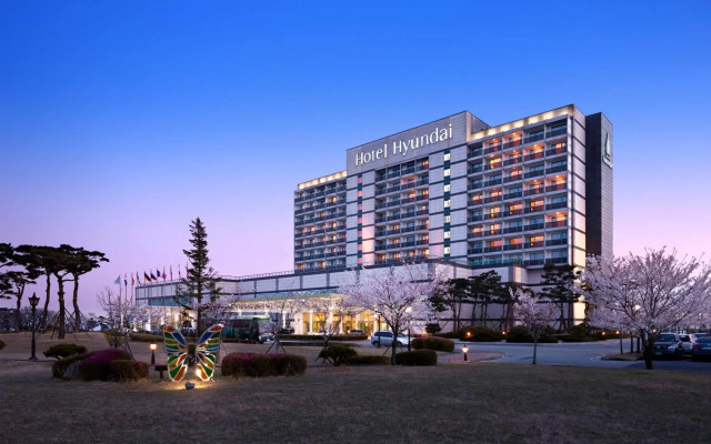 Hotel Hyundai by Lahan Mokpo