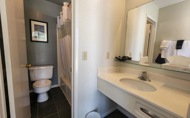 Cinnamon Bear Inn