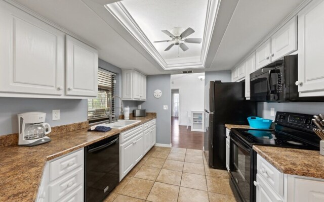 Sunset Palms Dockside Retreat