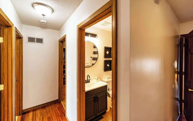 Redbud Retreat Amenity-filled Waterfront Home!