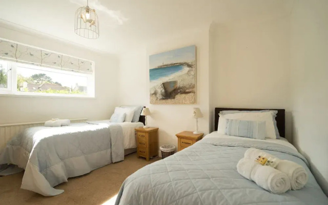 Peveril House, Spacious Eco-friendly Holiday Home