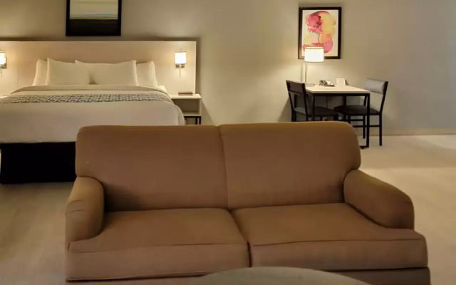 Suburban Studios, Kearney