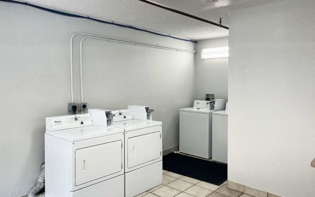 Studio 6 Suites Dayton, Oh - Englewood