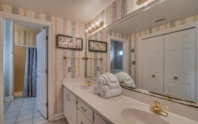 The Pelican by RedAwning