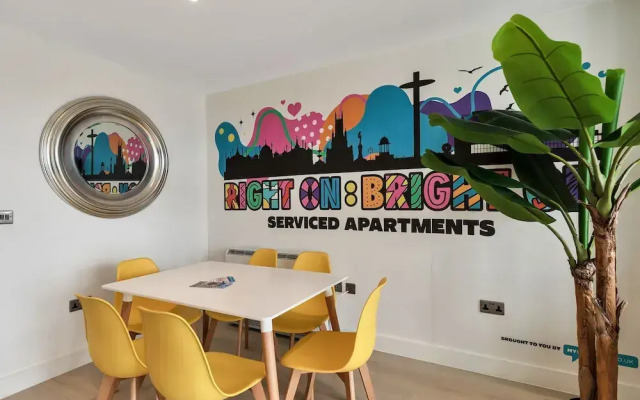 Right On : Bright On Apartment 1E | By My Getaways