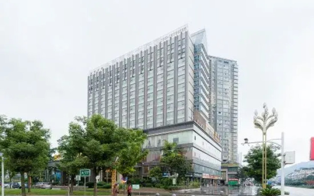 Jinqian Jiahua Hotel