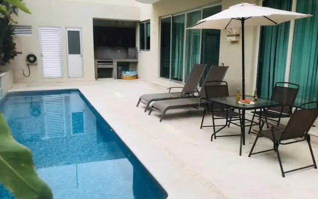 Apartments with Shared Pool and BBQ