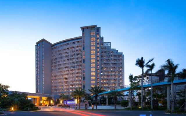 Aloha Oceanfront Suite Resort