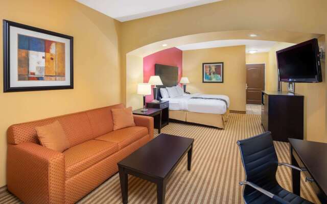 La Quinta Inn & Suites by Wyndham Atlanta-Union City