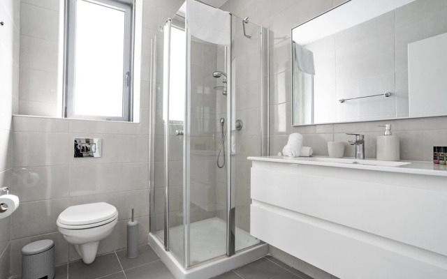 HolySuite J Tower