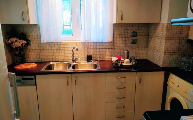 Charming 2-bed Vacation House in Lagonisi Attikis