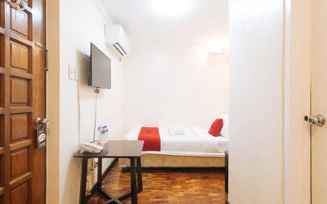 RedDoorz Premium near Greenbelt Makati
