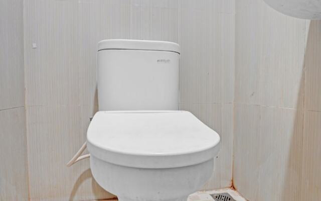 OYO Flagship  90789 Genteng Residence