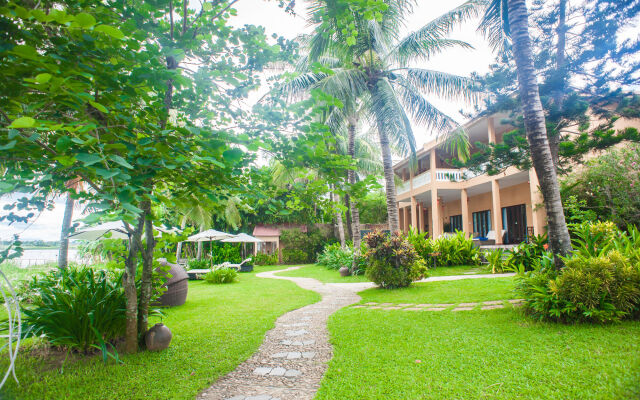 Vinh Hung Riverside Resort & Spa