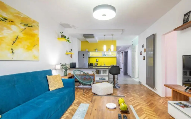 Cozy Apartment with Garden in the Castle District