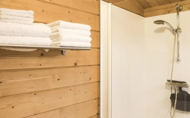 Amazing Home in Rheezerveen With 2 Bedrooms and Wifi