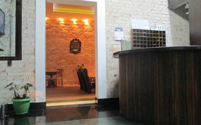 Central Palace Hotel