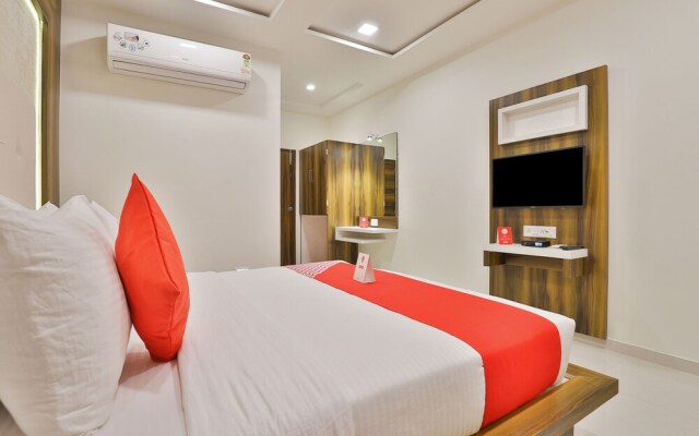 OYO 11399 Hotel Landmark