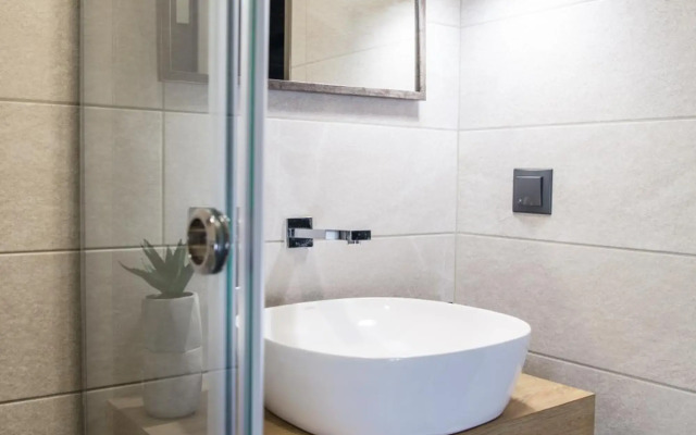 Reverence Hotel
