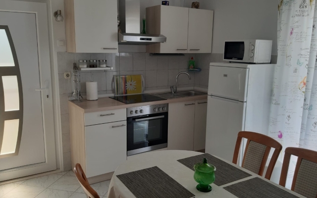 Holiday house More - with large terrace : Necujam, Island Solta