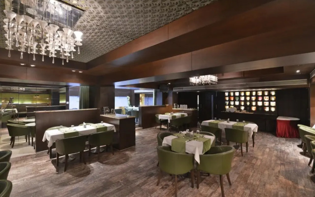 Hotel The Golden Oak Central by Citrus Prime