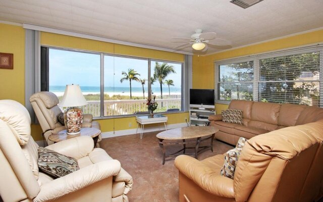 Pelican Beach Beach Front 4 s 4 Br home by RedAwning