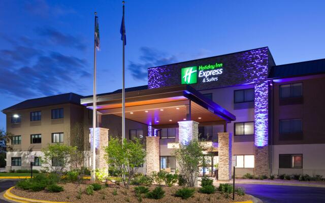 Holiday Inn Express Minneapolis - Golden Valley, an IHG Hotel