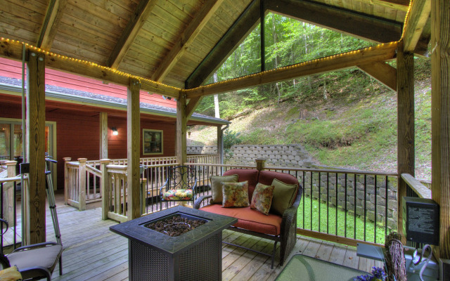 Country Roads By HoneyBear Cabins