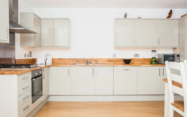 Flat With Roof Terrace in Central London