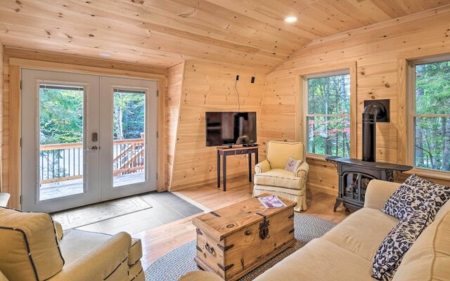 Cozy Apt w/ Deck, ~ 5 Miles to Acadia Nat'l Park!