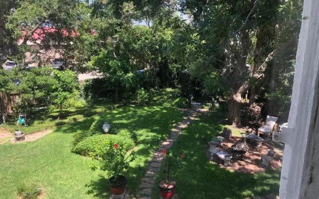 Avenue O Bed & Breakfast