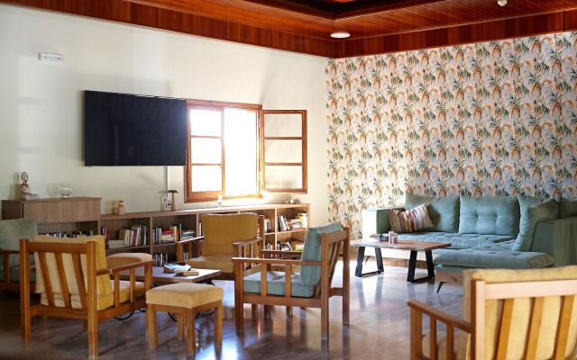 Eleaterra Hotel