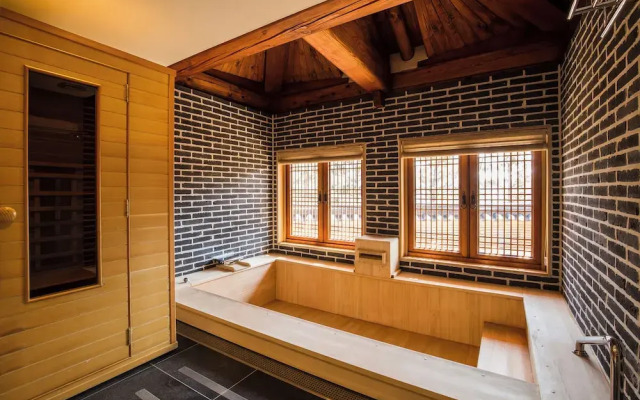 Gyeongwonjae By Walkerhill