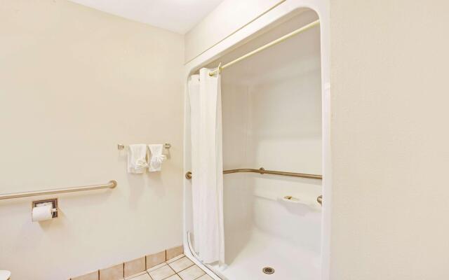 Super 8 by Wyndham Olive Branch