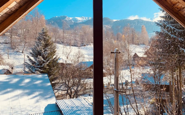 Pensiunea Anotimpuri by Casa Sandu