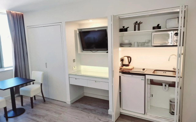 Axiom Park Hotel