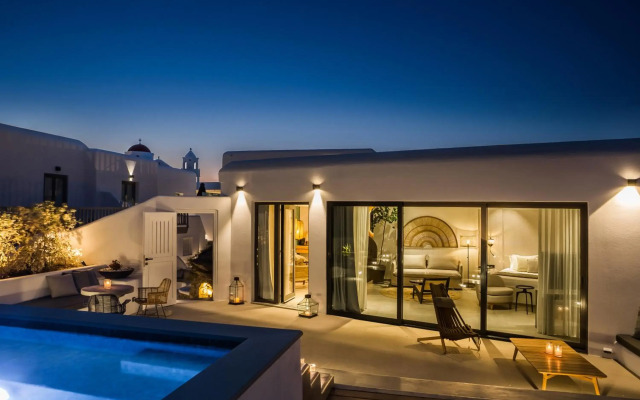 Amyth of Mykonos Super Paradise