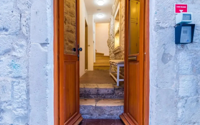 Historical City Center Apartment