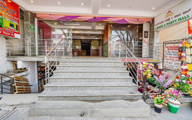 Bns Lodge By OYO Rooms