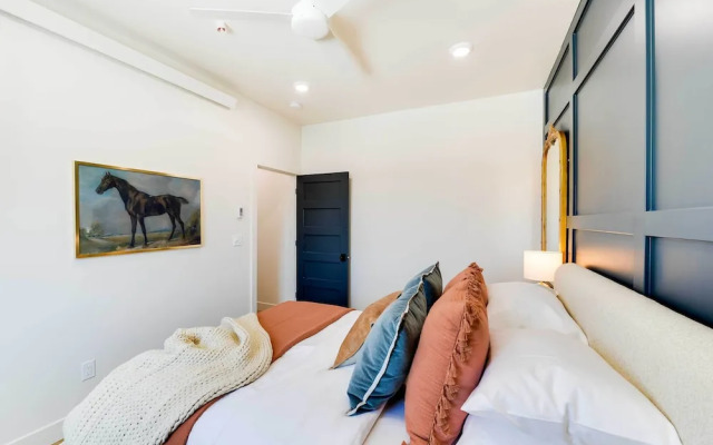 The Lofts on 89 Condo - 5 Miles to Salt River!