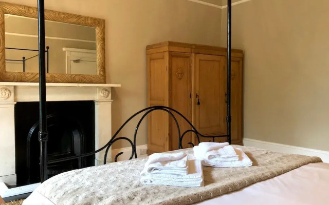 4 Bedroom Georgian Flat In New Town
