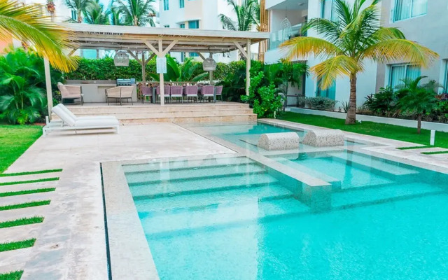 Beach Garden Luxury Apt
