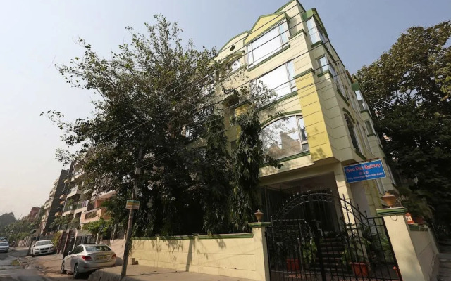 Oyo 23224 Green Park Residency