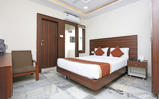 OYO 6651 Hotel Srujana Stay Inn